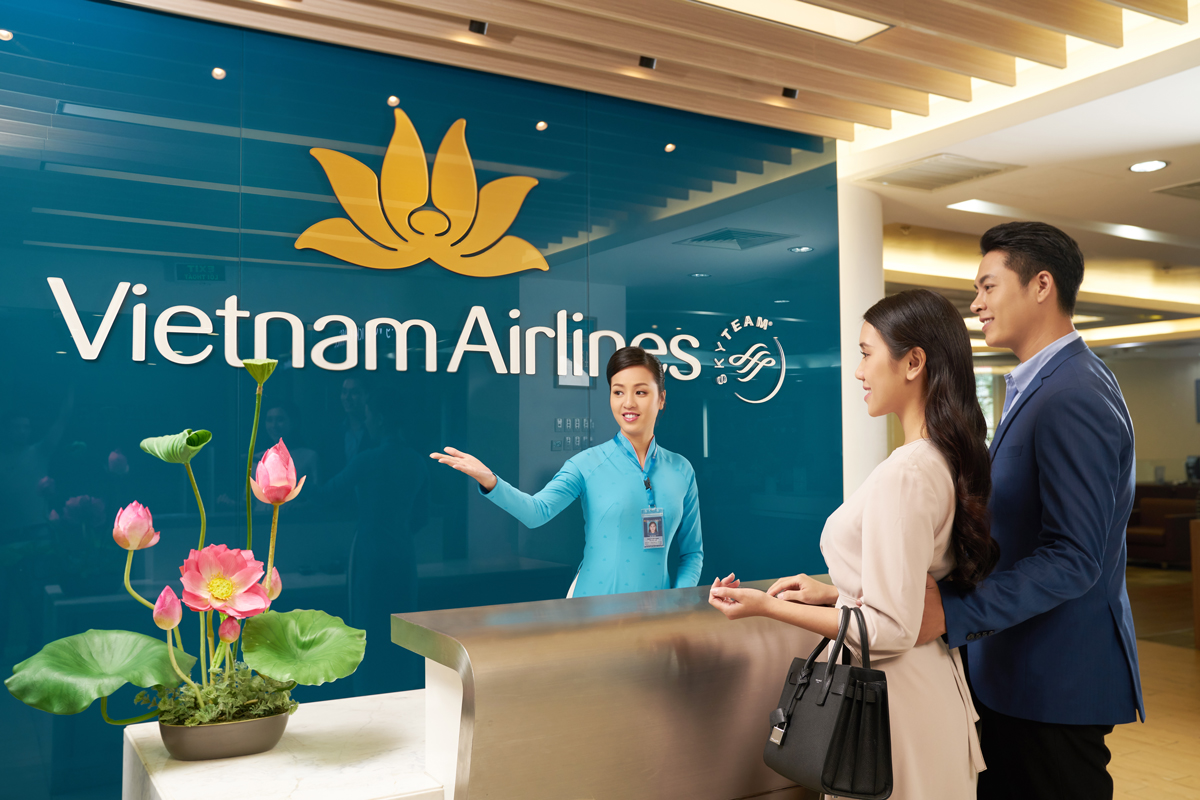 Vietnam Airlines offers an extensive schedule with over 50 flights weekly for the Singapore (SIN) to Kaohsiung (KHH) route